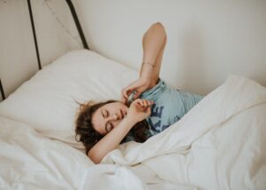 Does sleep apnea cause weight gain?